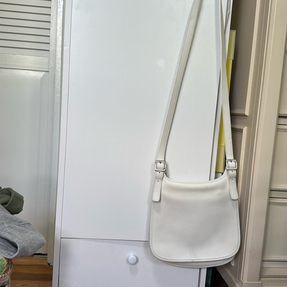 Vintage winter white coach leather crossbody